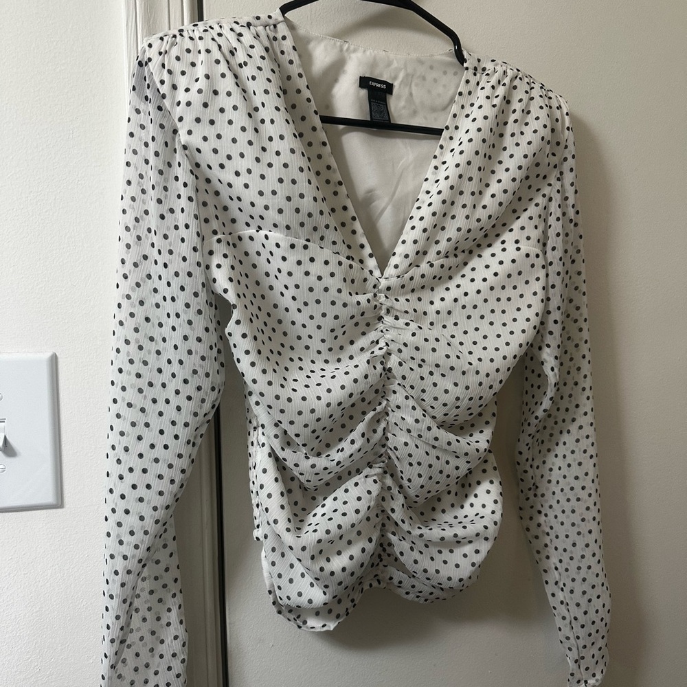 Express Conscious Edit Polka Dot Ruched
V-Neck Top - Size xs - Picture 7 of 7